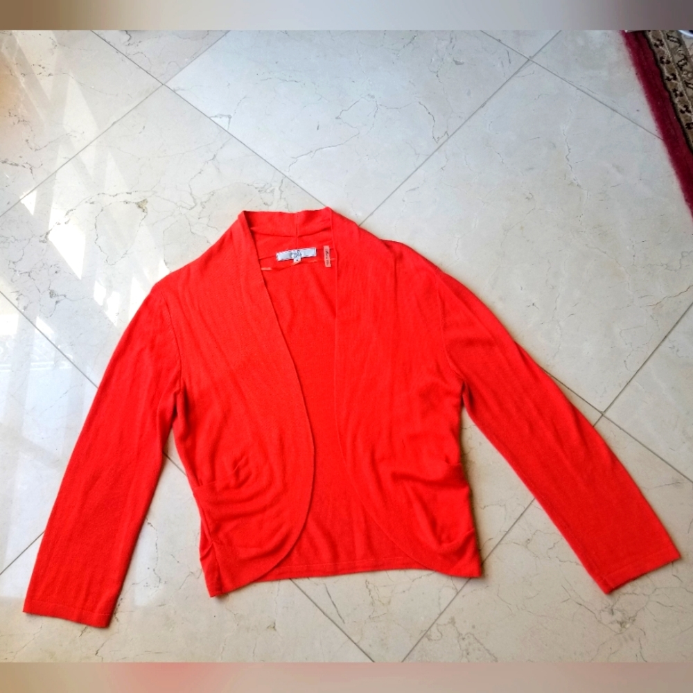 Rarely worn One7Six bright melon shrug sweater. Size M.